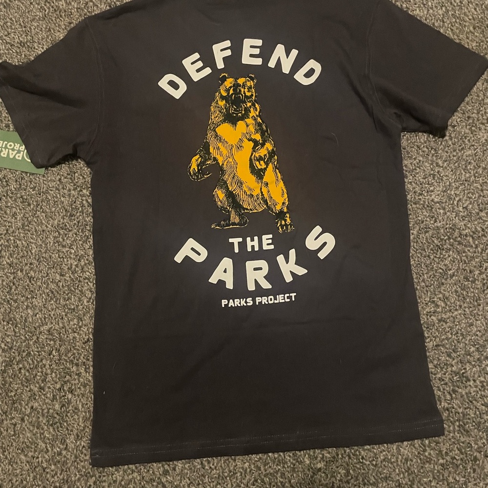 NWT Parks Project Bear Pocket Tee/ Graphite/XS - Picture 6 of 6